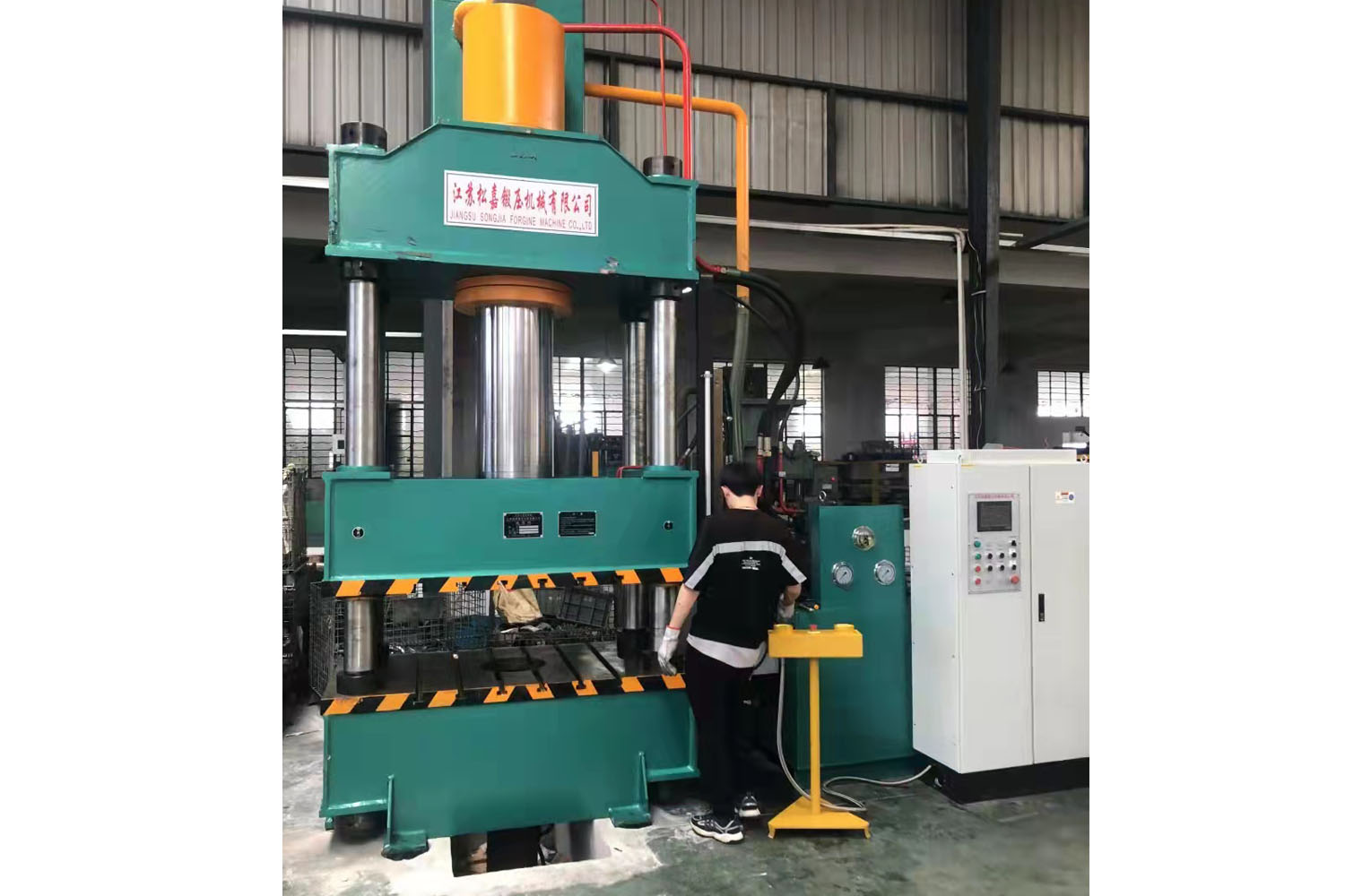 四柱式液壓機(jī)(YTT32)